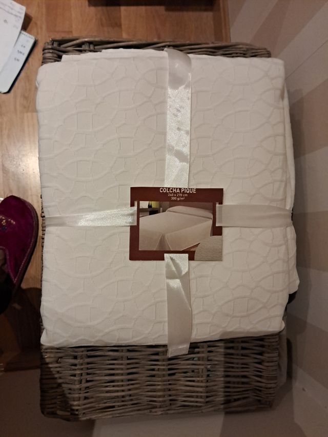 Colcha Piqué 240x270 cm Blanca Sin Estrenar