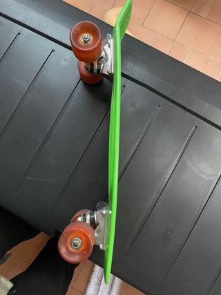 Monopatín 4 ruedas 55 cm niños poco uso