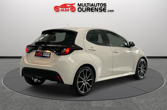 Toyota Yaris Hibrido+DSG+Navegacion+Llantas 18GR