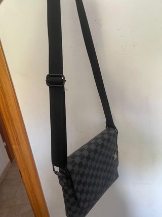 Bandolera Louis Vuitton Gris