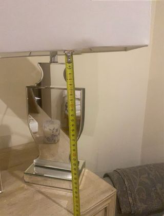 Lámpara de mesa moderna plateada