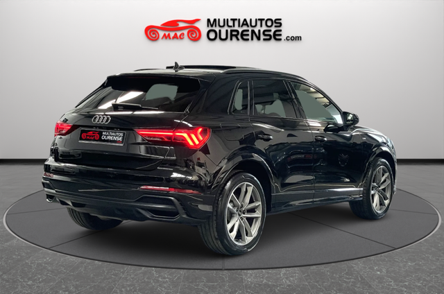 Audi Q3 S-Line Panoramic-Full Led- Llanta 19-USB