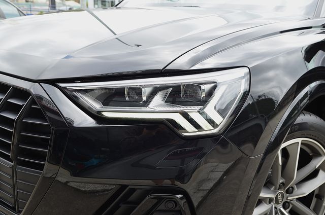 Audi Q3 S-Line Panoramic-Full Led- Llanta 19-USB