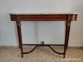 Mesa recibidor antigua de madera y mármol