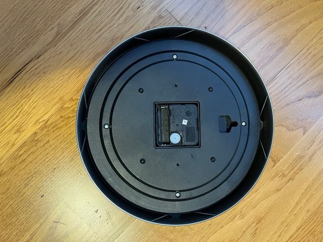 Reloj de pared moderno