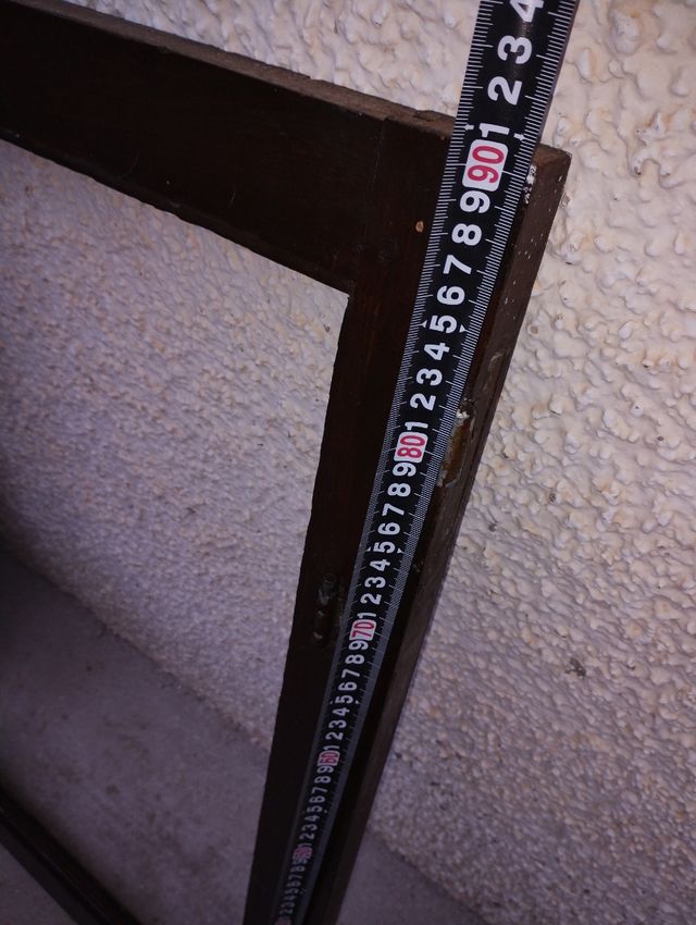 Hoja de ventana y postigo de madera