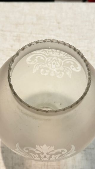 Tulipa de cristal con diseño floral
