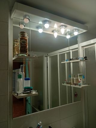Espejo Baño Iluminado con Estantes