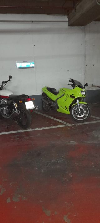 Moto Kawasaki zzr 250