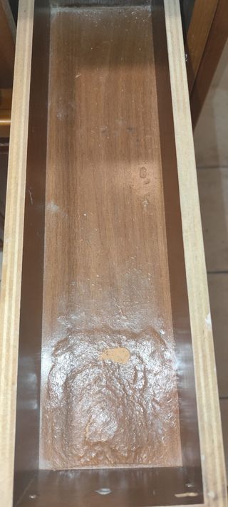 Mueble de baño con lavabo, espejo y armario