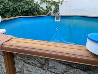 Piscina de acero con escalera