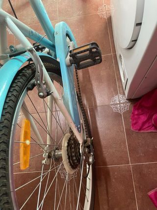 Bicicleta urbana con cesta
