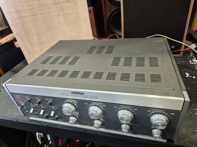 Amplificador Revox B 750 MK II Integrado