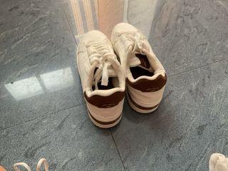Zapatos blancos