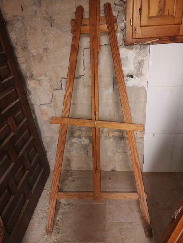 Caballete de madera para pintar