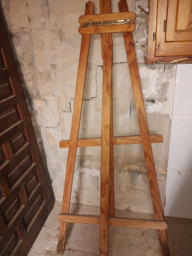 Caballete de madera para pintar