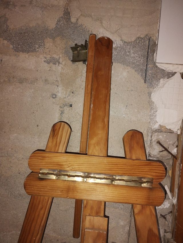 Caballete de madera para pintar