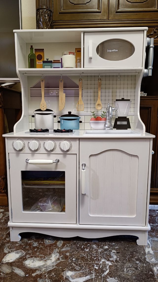 Cocina de juguete de madera
