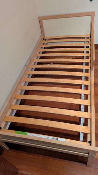 Cama infantil de madera
