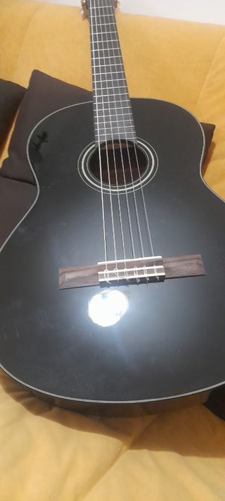 Guitarra Yamaha Negra 