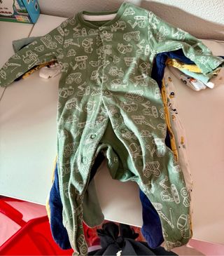Lote 6 pijamas bebé Primark