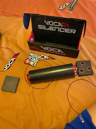 Silenciador Voca Carbono Rojo