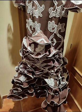 Vestido de flamenca marrón y veis