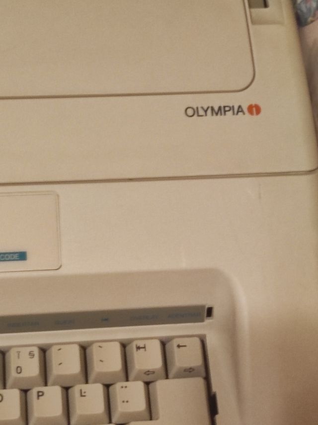 Máquina de escribir Carrera de Luxe MD No funciona