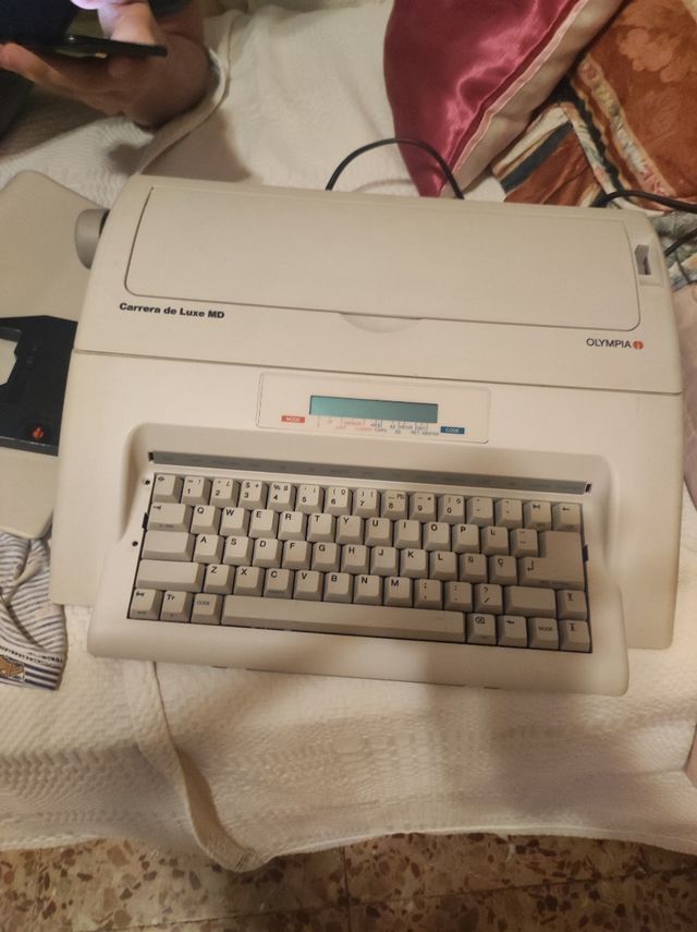 Máquina de escribir Carrera de Luxe MD No funciona