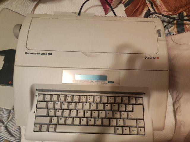 Máquina de escribir Carrera de Luxe MD No funciona