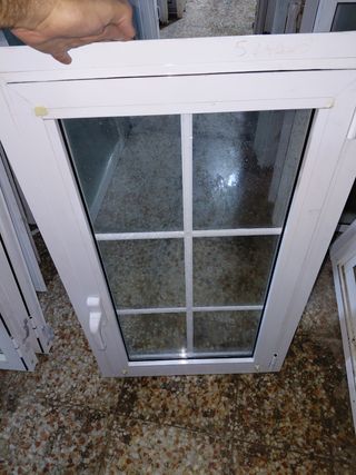 Ventana de aluminio blanca  58x105