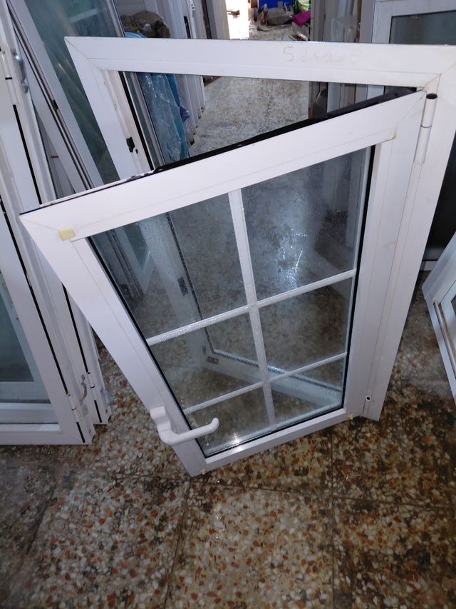 Ventana de aluminio blanca  58x105