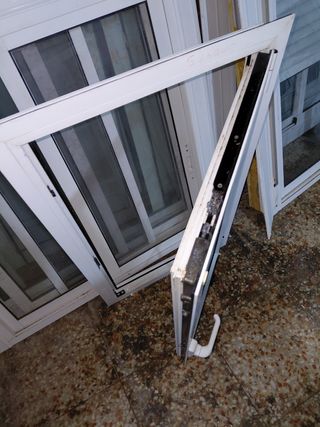 Ventana de aluminio blanca  58x105