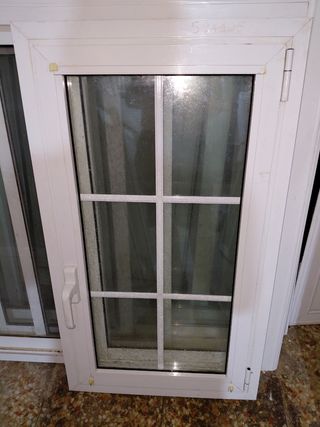 Ventana de aluminio blanca  58x105