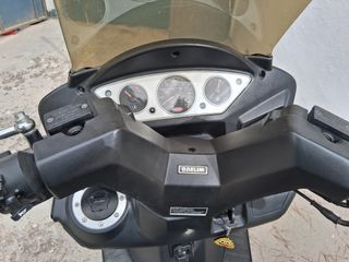 Moto S2 250 C.C