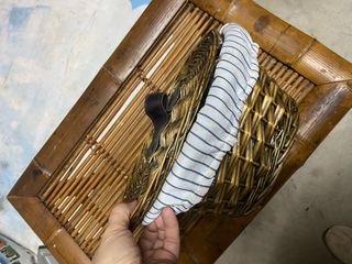 Cesto de mimbre con forro de tela