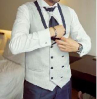 Traje de Novio Azul y Gris de diseño Enzo Romano