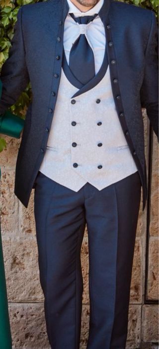 Traje de Novio Azul y Gris de diseño Enzo Romano