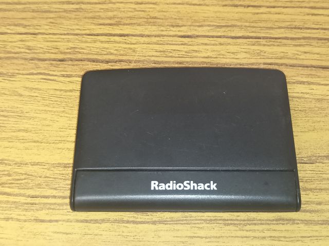RADIOSHACK MINI RELOJ DESPERTADOR NEGRO