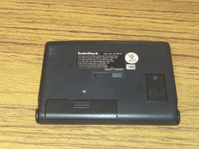 RADIOSHACK MINI RELOJ DESPERTADOR NEGRO