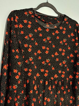 Vestido Sfera floral negro y rojo talla S