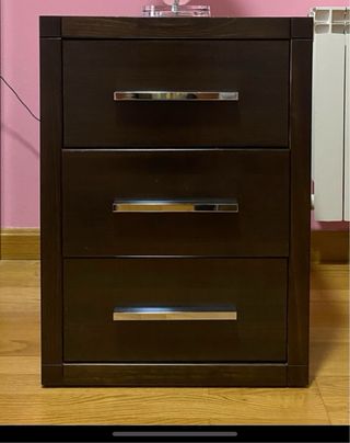 2 Mesillas de noche madera color wengue.