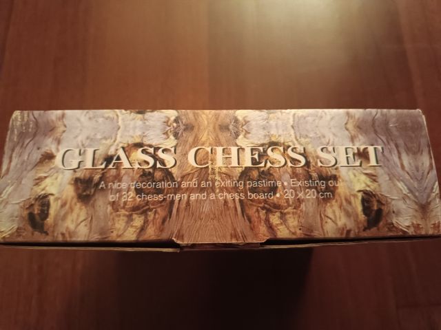 Scacchi in cristallo con custodia