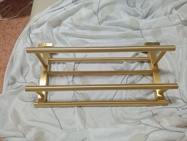 Libreria in alluminio dorato