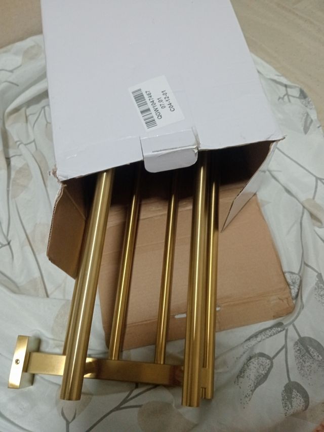 Libreria in alluminio dorato