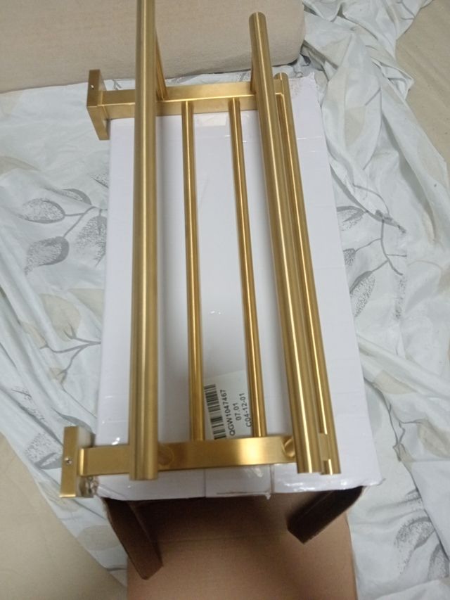 Libreria in alluminio dorato