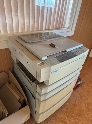 Impresora Konica Beige