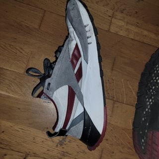 Zapatos Reebok Talla 43 Rojo/Blanco
