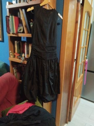 Vestido negro de fiesta satén elegante