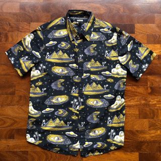 MIDDLE OF BEYOND Ufo camicia a maniche corte L